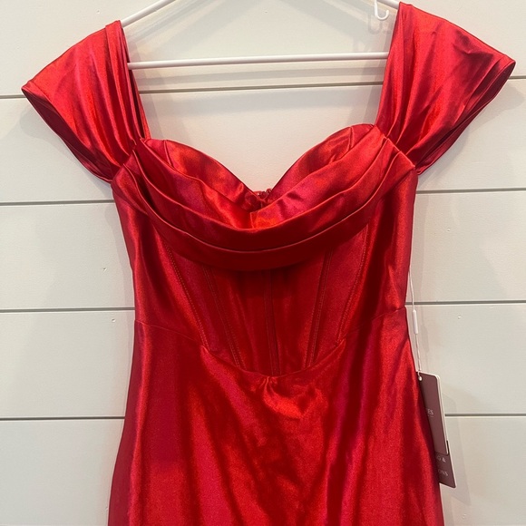 Red Pleated Sweetheart Mini Dress - Picture 3 of 5